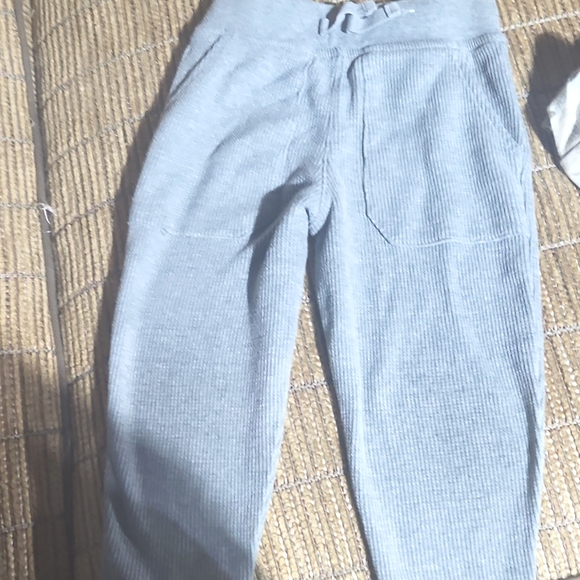 4 pants for the price of 1 - Picture 5 of 7